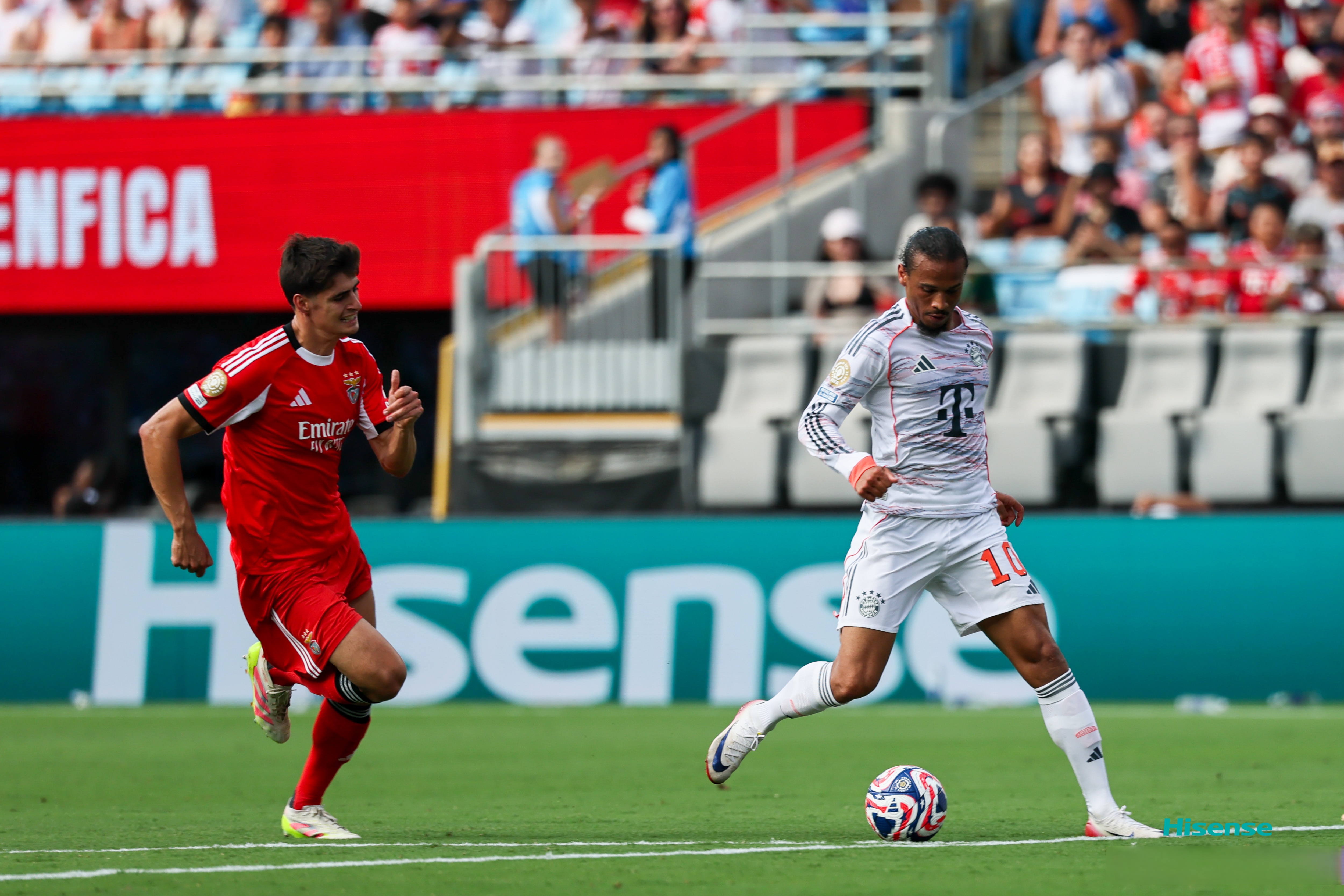 包含法甲赛程吃紧，葡萄牙体育今夜单刀错失，媒体盛赞，控场能力受关注的词条